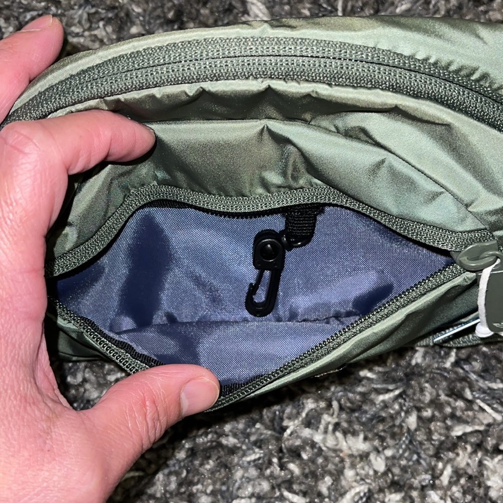 New Adidas Originals National Waist Pack / Crossbody in ( Army, Military Green ) - Picture 11 of 12